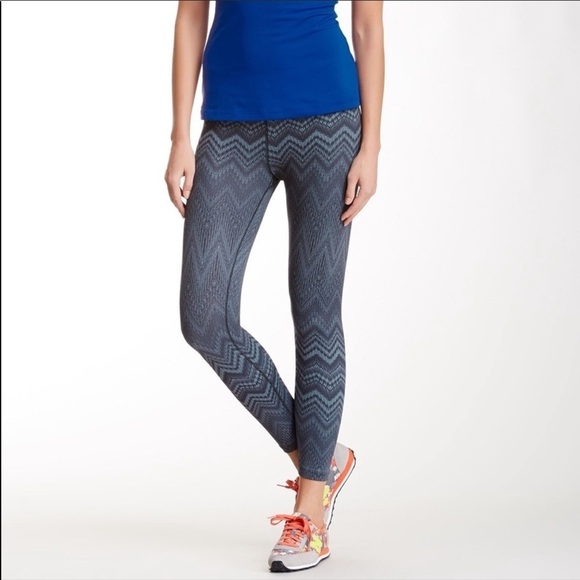PRANA Roxanne Zig Zag Leggings, size Medium - Picture 2 of 10
